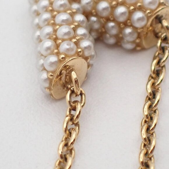 LOUIS VUITTON Collier Essential V Necklace Imitation Pearl GHW - Picture 7 of 11